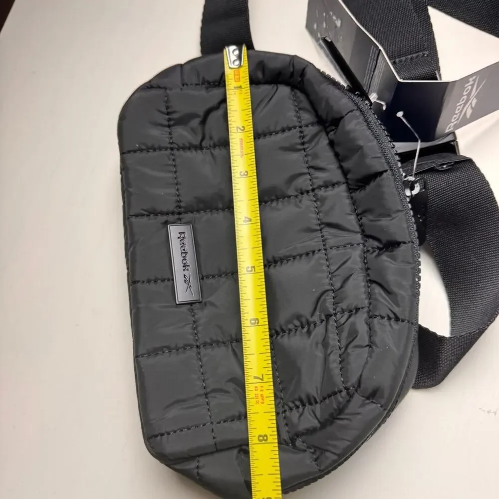 Reebok Trendy Fashionable Lightweight Black Fanny Pack Case Sz 1.6 L NWT